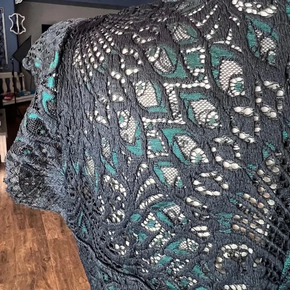 WHBM Black Green High Neck lace shell blouse NWT romantic gothic dark academia - Picture 8 of 14